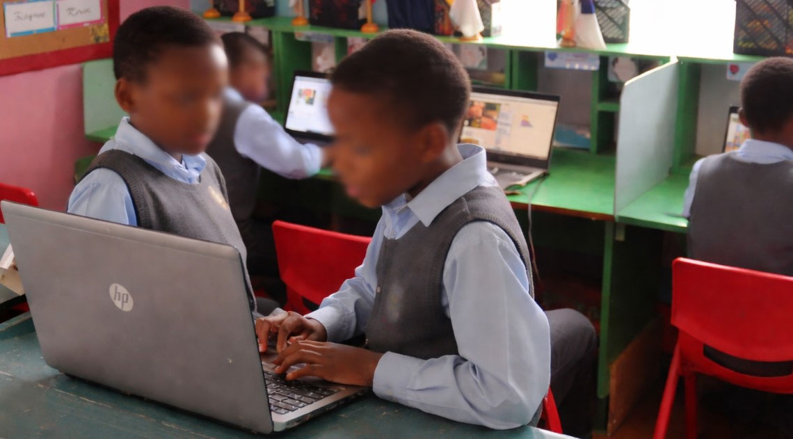 Learners in robotics class